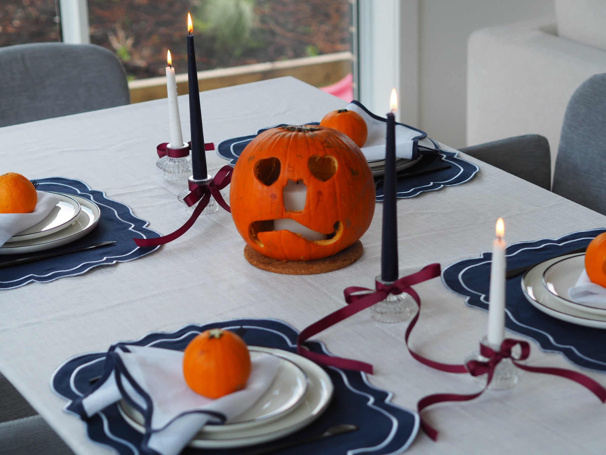 Tablespooooked: A Hauntingly Chic Halloween Tablescape