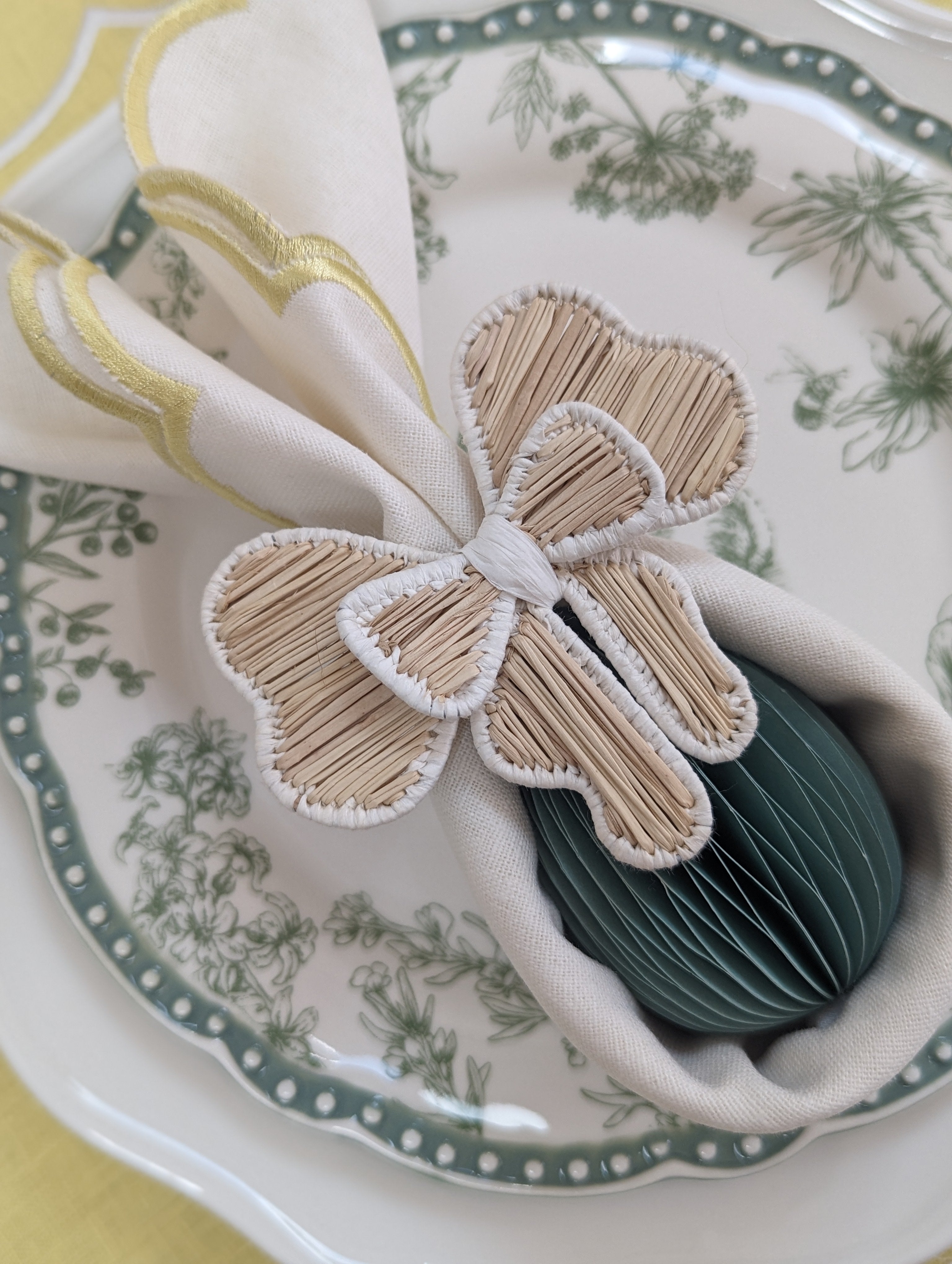 easter table decor
